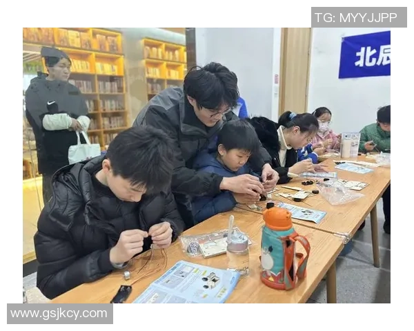 幼儿足球科普知识启蒙课程让孩子们快乐学习足球的基本技能与规则