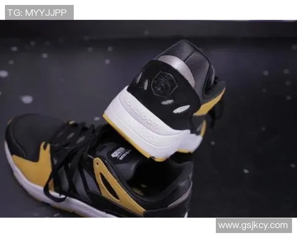 时尚与运动完美结合足球主题包包让你随时展现球迷风采