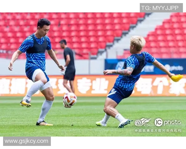 足球划痕背后的故事与情感探讨,如何影响球员与球迷的心灵交融