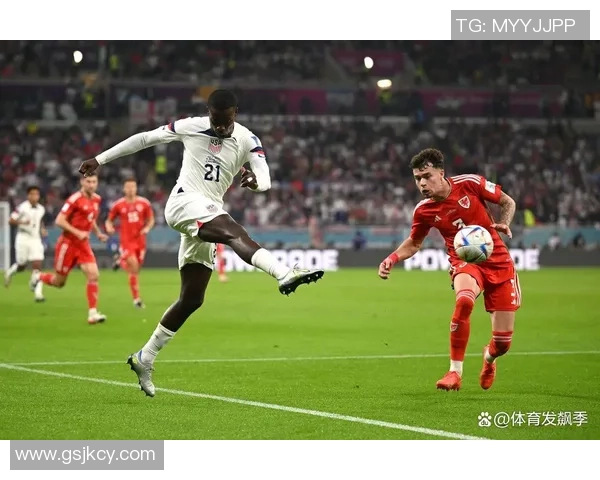 足球变脸术揭秘如何在比赛中瞬间改变战术与心态