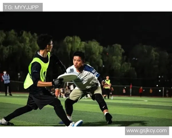 重庆飞盘队在极限运动世界杯积分榜中以82分稳居第一名展现强劲实力